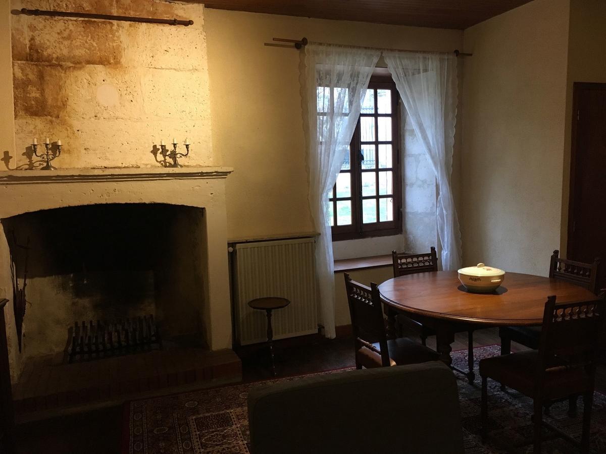 Au Pied Du Chateau Bourdeilles Exterior foto